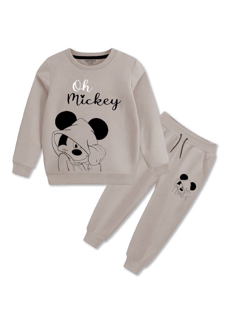 Stylish and warm kids tracksuits